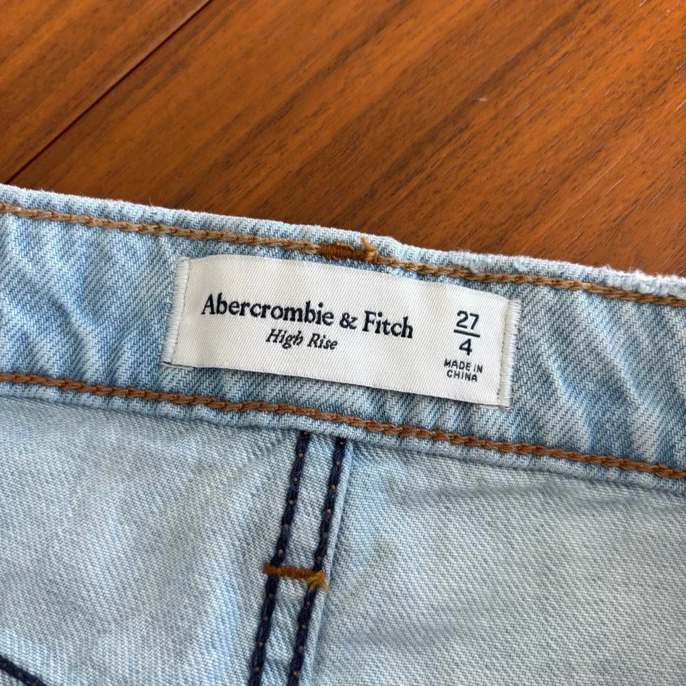 Abercrombie & Fitch Denim Skirt Size 4 High Rise Light Wash Fall Casual Preppy